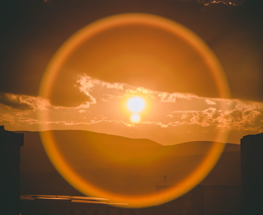 How does our sun make light?